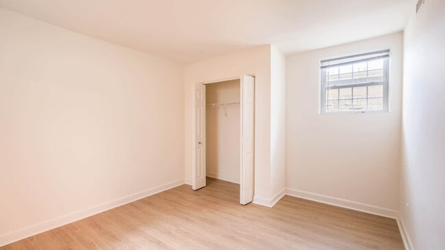 Bedroom with Hard Surface Flooring - Sheffield Court