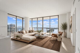 Building Photo - 1400 Biscayne Blvd