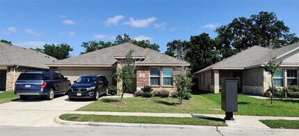 Building Photo - 2217 Vance Dr