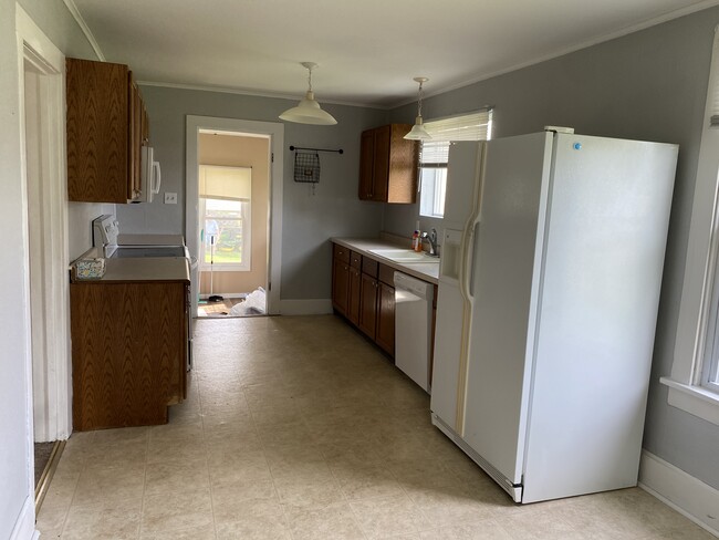 Kitchen - 452 S Jackson St