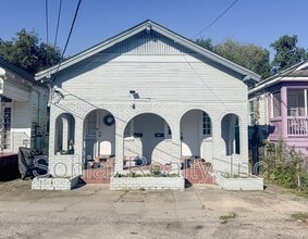 Building Photo - 2114 Painters St