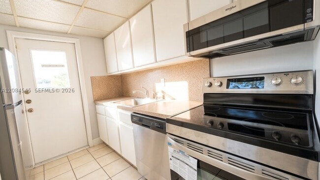 Building Photo - 7847 Miller Dr
