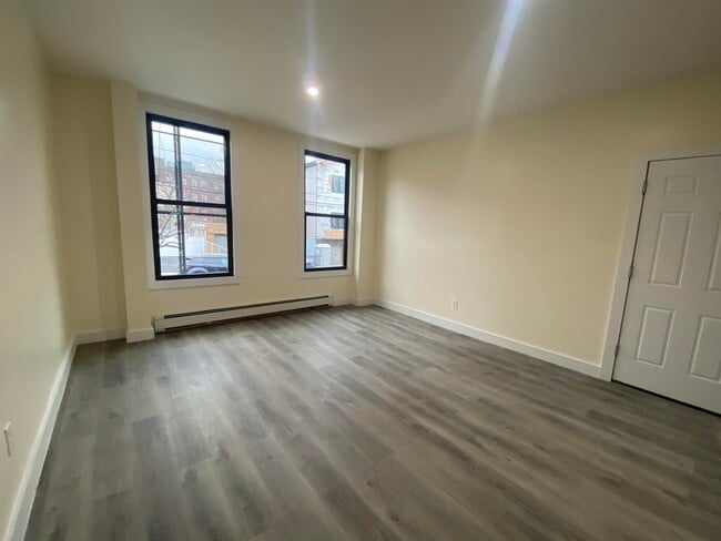 Foto del edificio - 84 Irving St