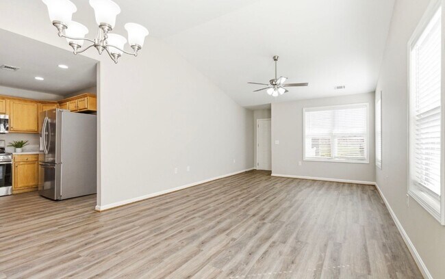 Foto del edificio - 2BR/2BA Patio Home for Rent w/Garage in Okolona!