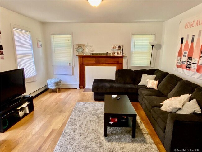 Foto del edificio - 45 Delsole Rd