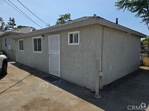 Building Photo - 8469 Cottonwood Ave
