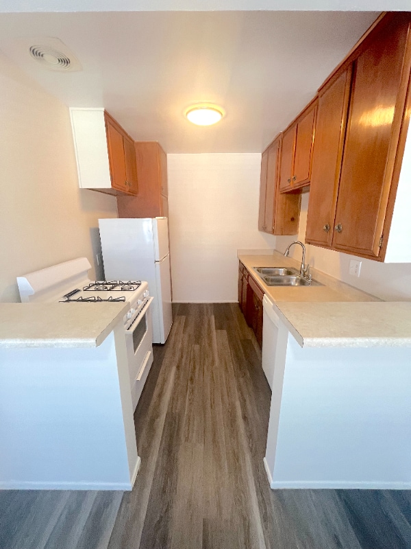 Foto del edificio - 2115 Placentia Ave
