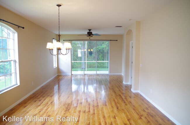 Foto del edificio - 6049 Sandhill Ridge Dr