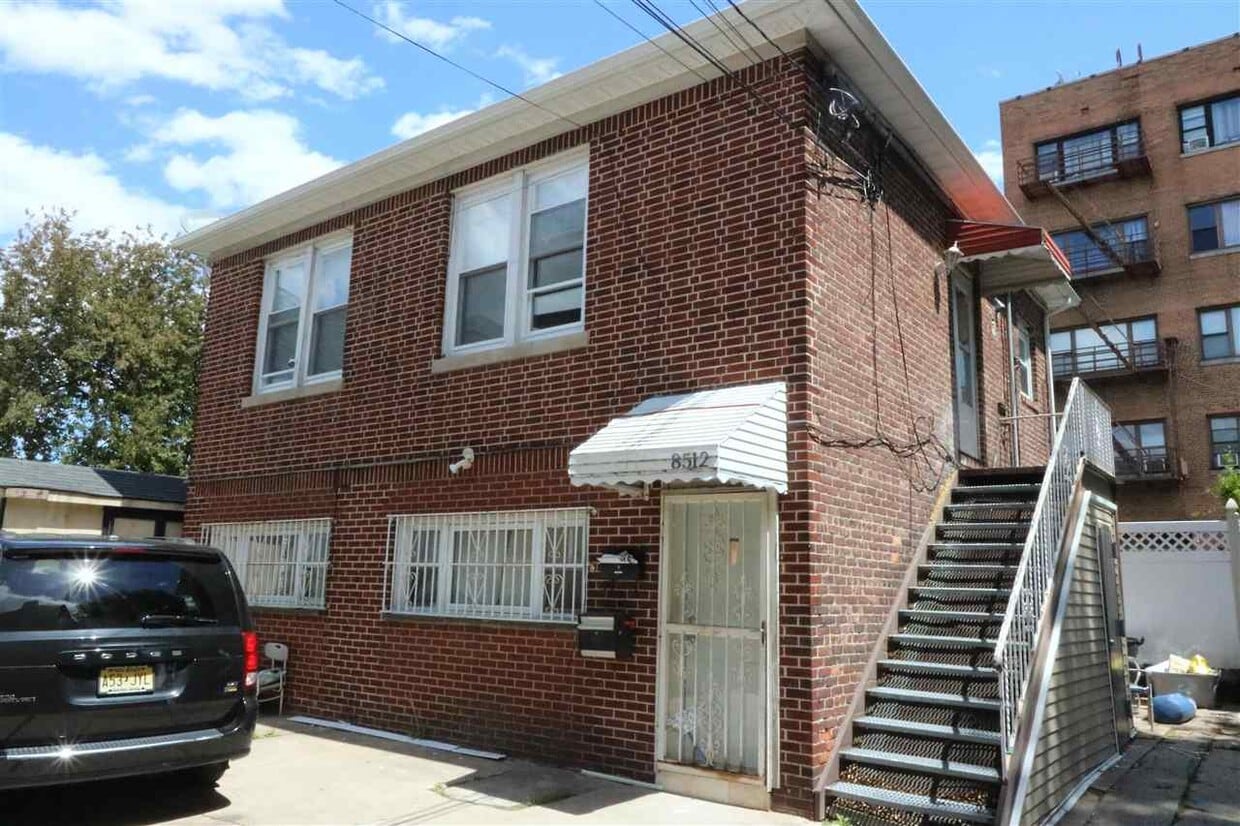 Primary Photo - 8512 1st Ave