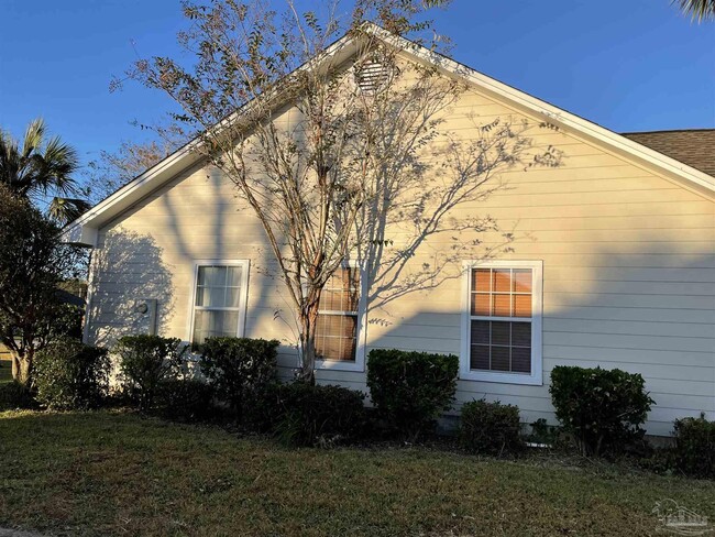 Foto del edificio - 9404 Victoria Ln