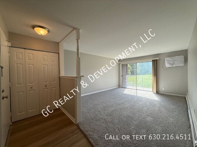 Foto del edificio - 735 Hill Dr