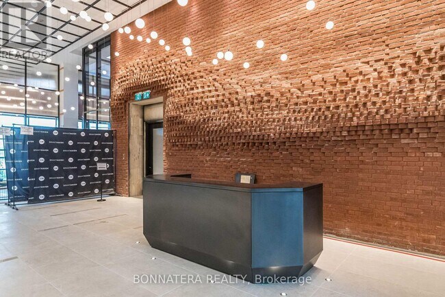 Photo du bâtiment - 3200 William Coltson Ave