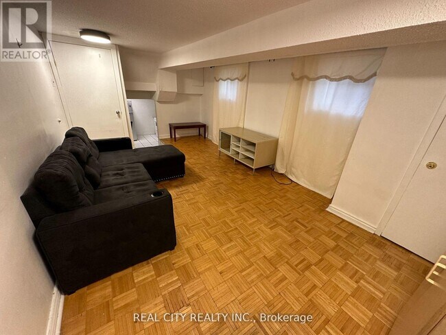 Photo du bâtiment - 7706 Wildfern Dr