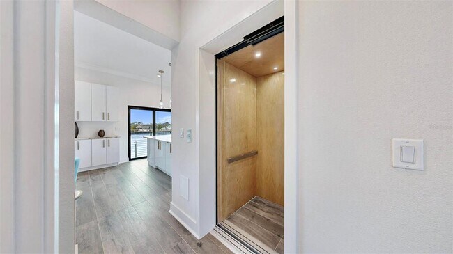 Building Photo - 771 Gran Kaymen Way