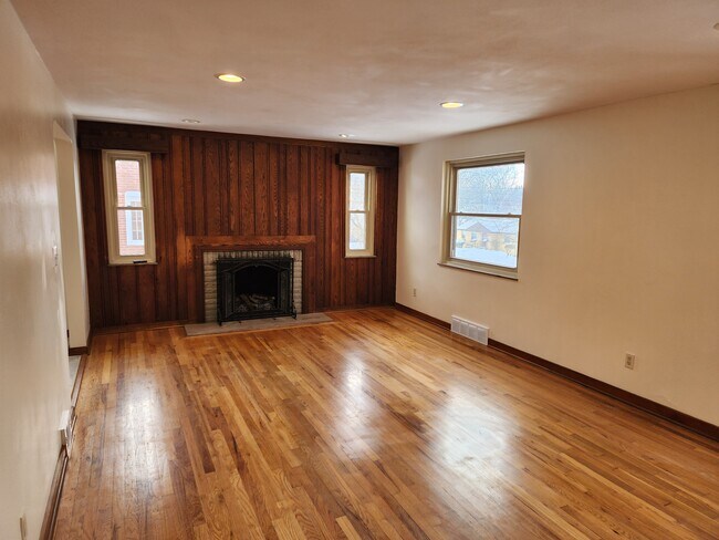 Photo - 2641 Milford Dr House