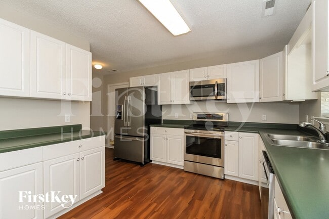Foto del edificio - 6011 Hickory Creek Rd