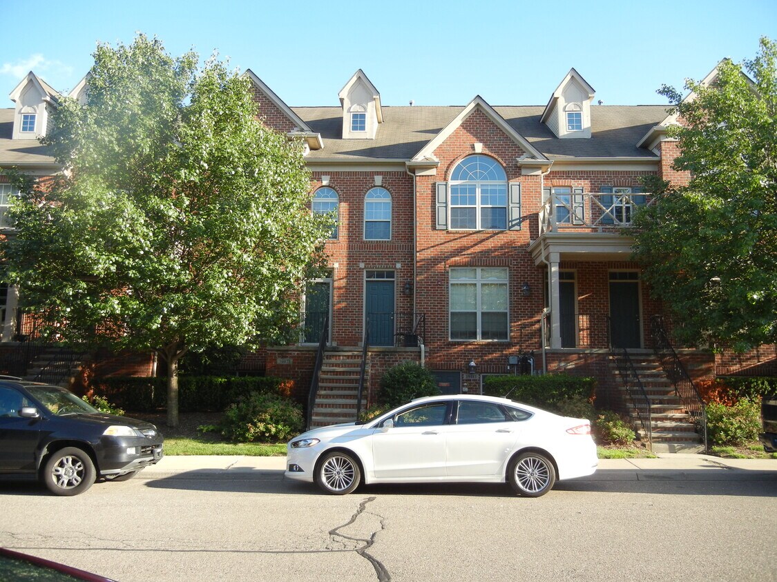 39471 Springwater Dr Unit 39471 Springwater dr, Northville, MI 48168 Condo for Rent in