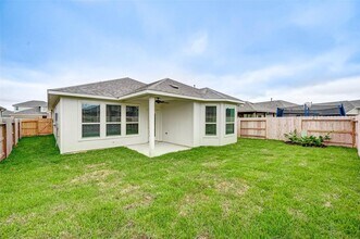 Building Photo - 18822 Fulvetta Haven Way