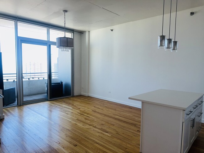 Building Photo - 1720 S Michigan Ave