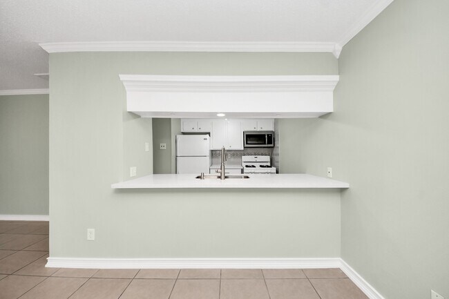 Foto del edificio - 44 W Tri Oaks Ln