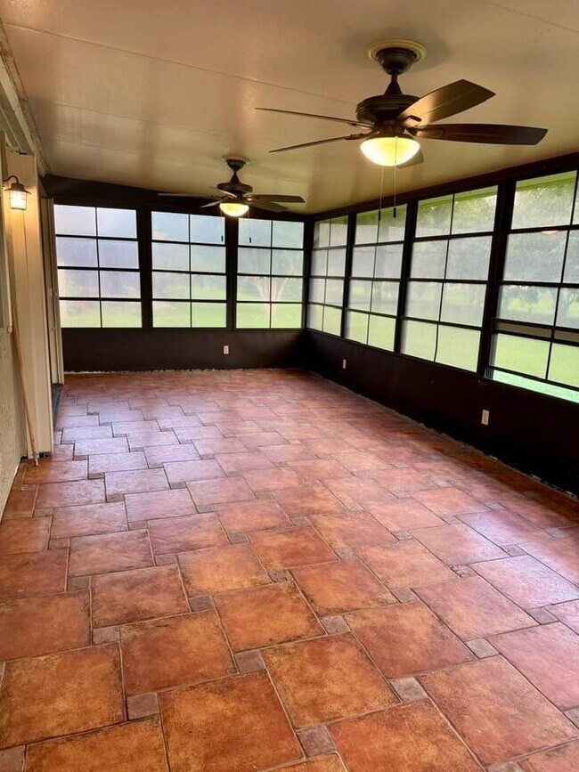 Foto del edificio - 1502 SE Dewberry Ct