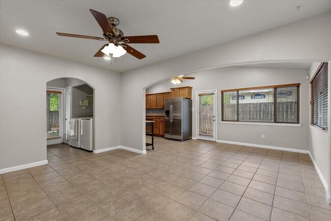 Building Photo - 7604 Robalo Rd