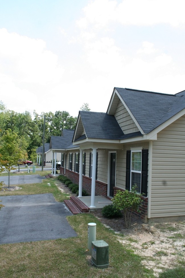 813 Muirs Ct - Owens Landing