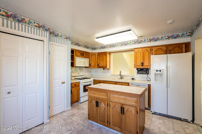 Building Photo - 1H Rutland Ln