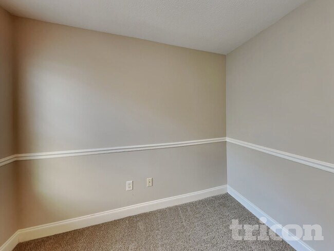 Foto del edificio - 621 Savannah Dr