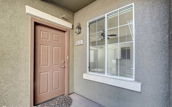 Building Photo - STUNNING LOWER-LEVEL ONE BEDROOM, ONE BATH...