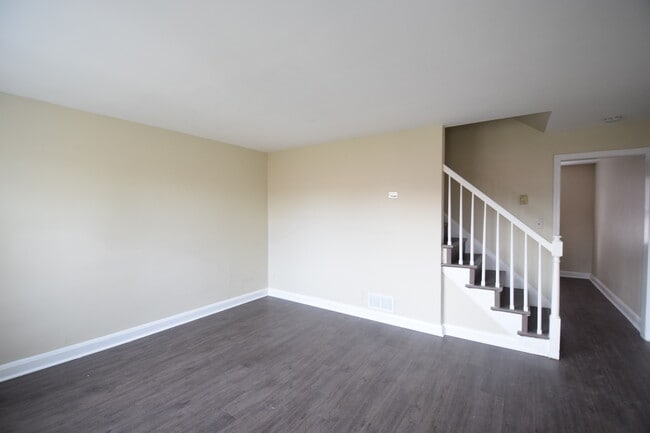 Building Photo - 724 S Woodington Rd