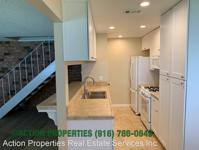 Building Photo - 2 br, 1 bath House - 221 Mahan Court Unit #3