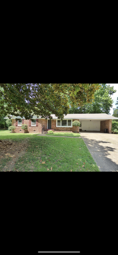 Foto principal - 217 Montclair Dr