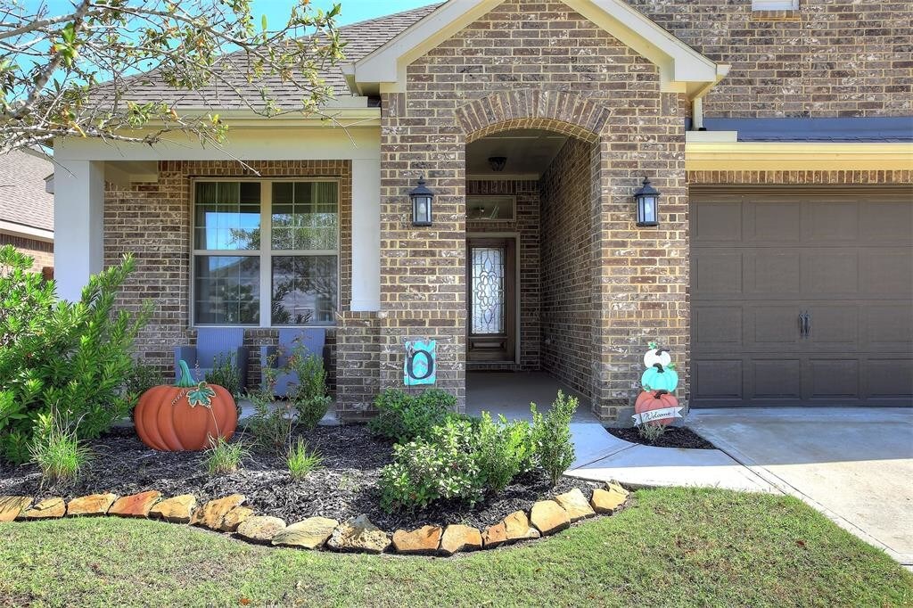 Primary Photo - 10323 Armstrong Dr
