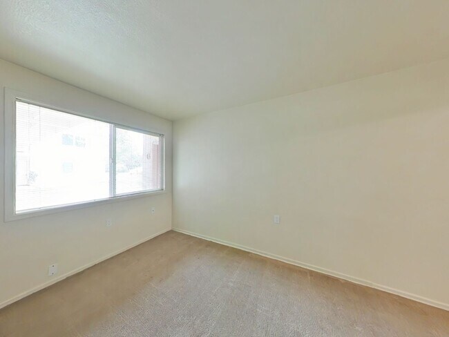 Foto del edificio - 2 Bedroom Apartment ~ Near 9th Street ~ Ca...