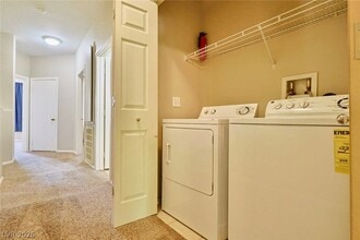 Building Photo - 716 Peachy Canyon Cir