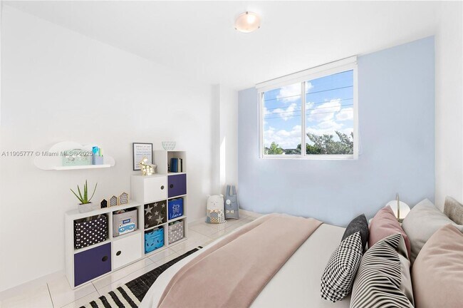 Foto del edificio - 7751 NW 107th Ave