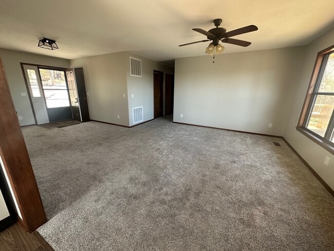 Foto del edificio - 732 Jason Cir