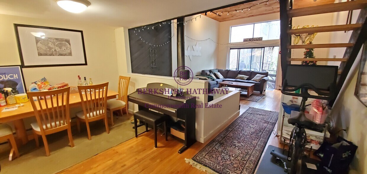 Foto principal - 111 Trowbridge St