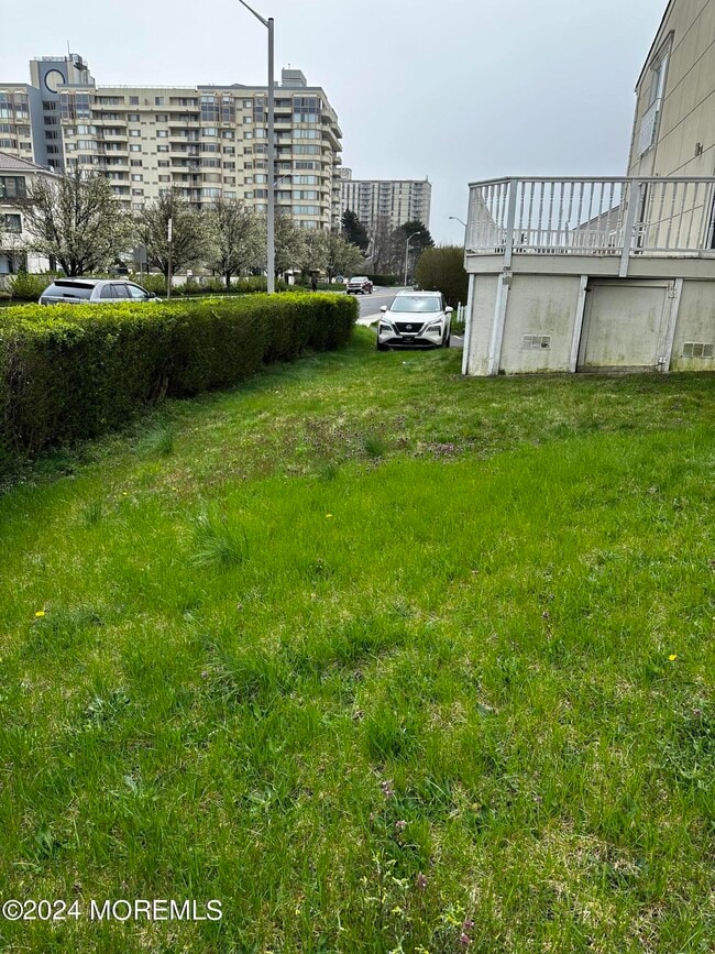 Foto del edificio - 12 Cedar Ave