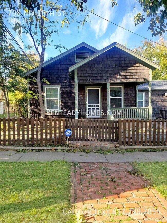 Foto del edificio - 708 NW 15th St