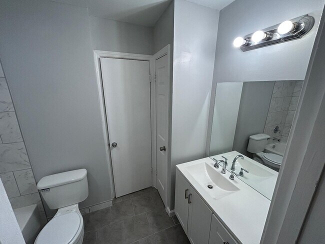 Foto del edificio - 3741 Rainford Dr