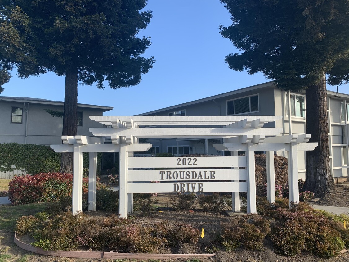 Primary Photo - 2022 Trousdale Dr