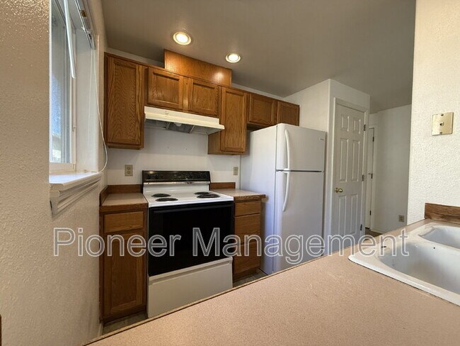 Building Photo - 1362 Bramblewood Ln