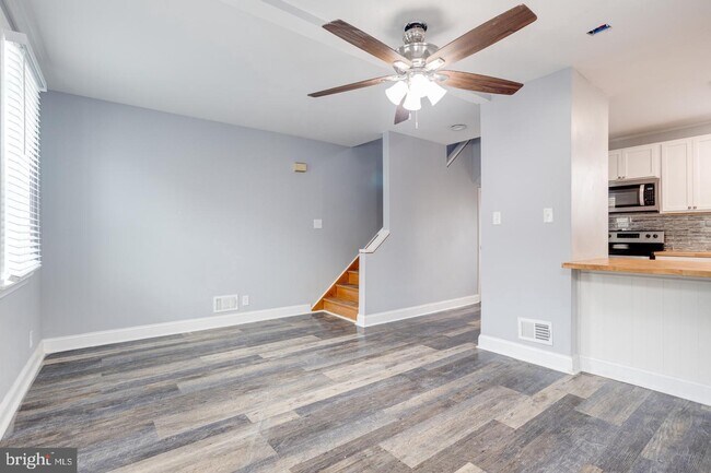 Foto del edificio - 128 S Schroeder St