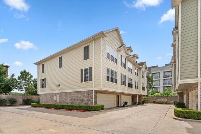 Building Photo - 3001 Murworth Dr