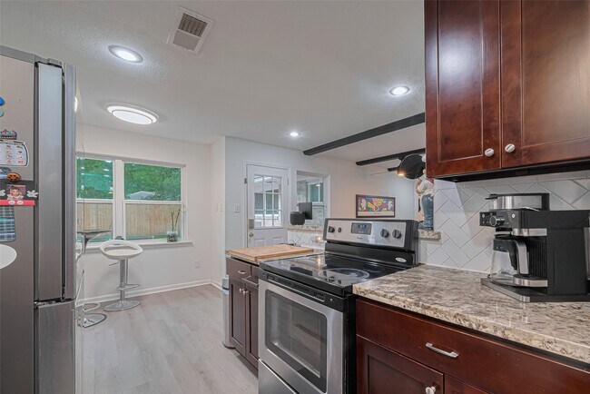 Foto del edificio - 12602 Westleigh Dr
