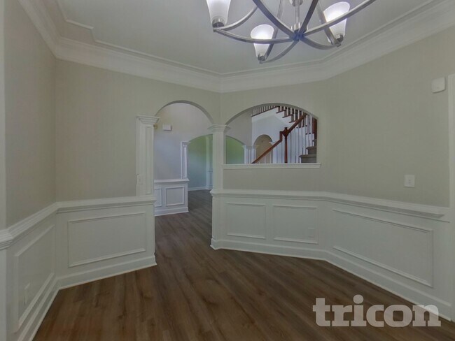 Building Photo - 790 James Madison Dr