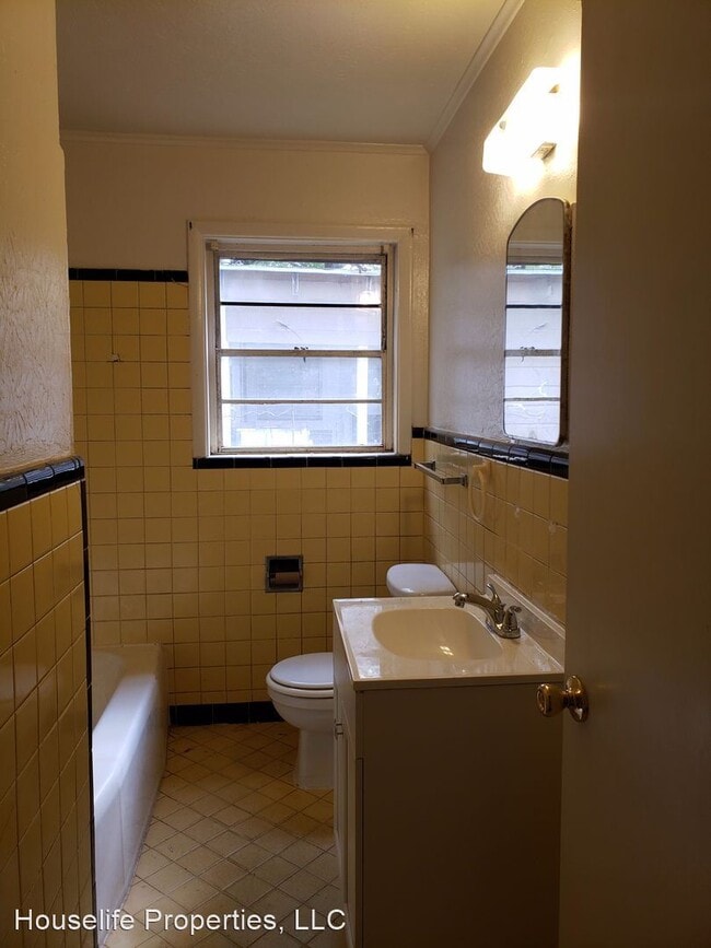 Building Photo - 3 br, 1 bath House - 548 Melrose St