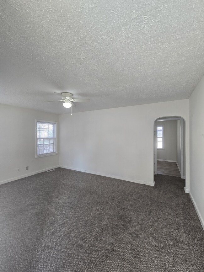 Building Photo - 1102 Dellrose